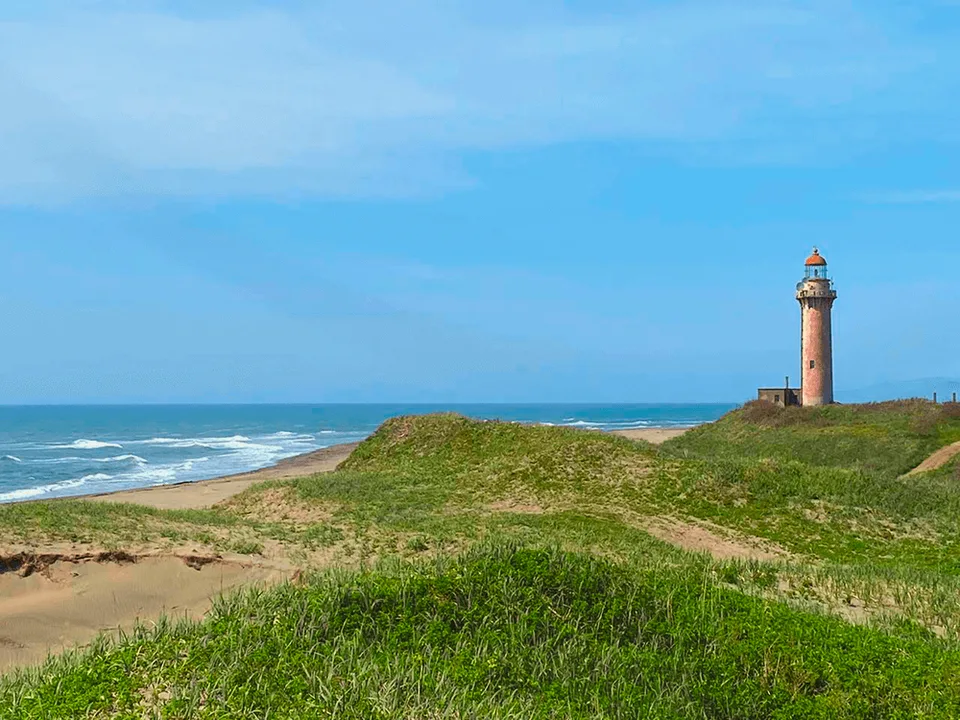 маяк на мысе Слепиковского